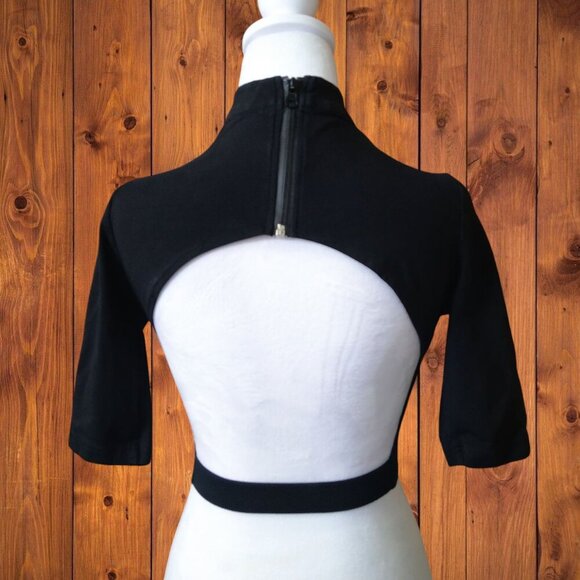 TOBI Juniors Small Open Back V-Neck Short Sleeve Choker Zip Back  Crop Top - Picture 6 of 6